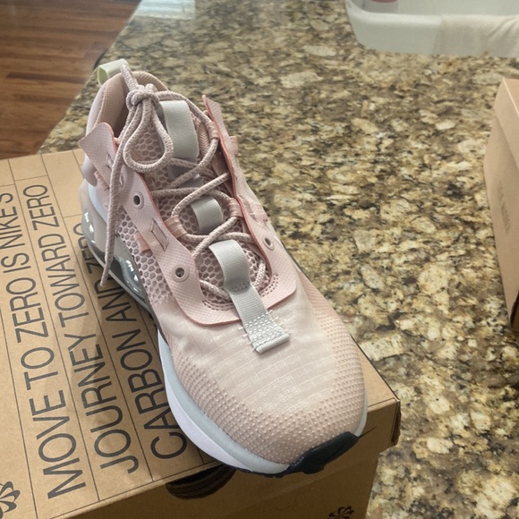 Air Max 2021 - Picture 2 of 3